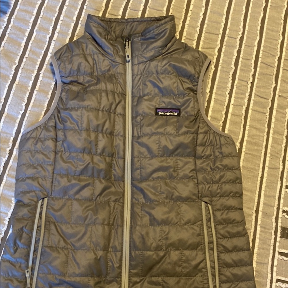Women’s Patagonia grey vest